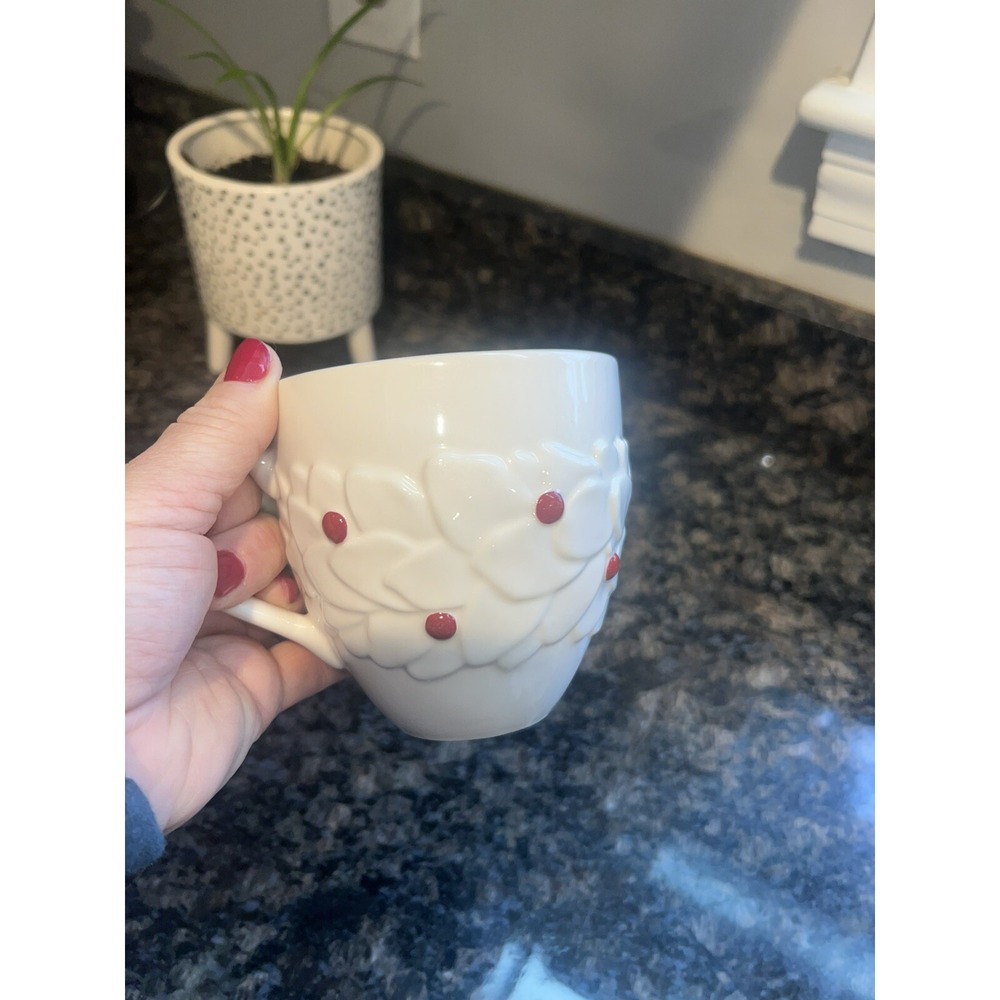 Starbucks  Vintage 2004 Ceramic Coffee Tea Cup Mug White Red Berries Christmas